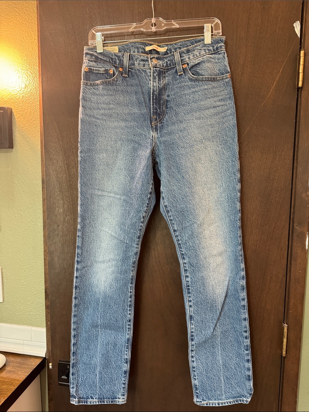 Levi's Premium Women’s Wedgie Slim Jeans in Light Blue Wash